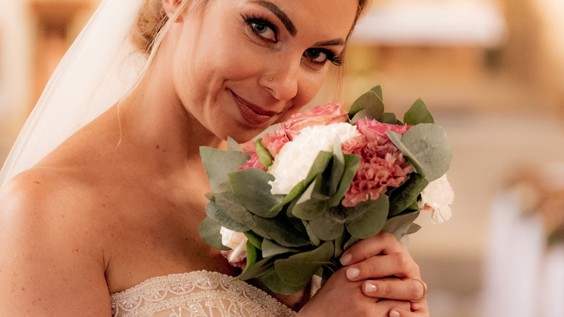 Hochzeitsfoto Braut mit Blume